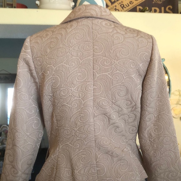 Maggy London Two Piece Suit - Picture 6 of 8